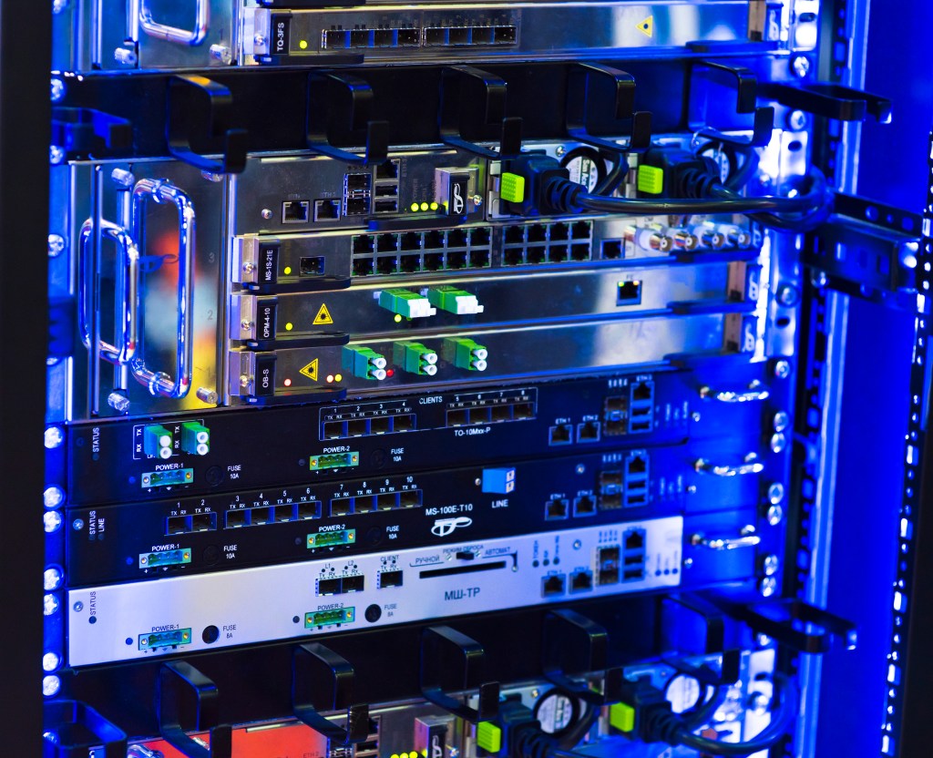 What is the difference between FWDM and&nbsp;CWDM?
